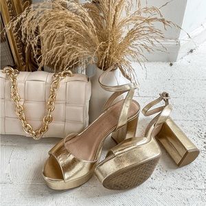 NWT Chinese laundry gold platform heels